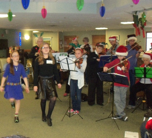 Fiddlers Performing at Christmas